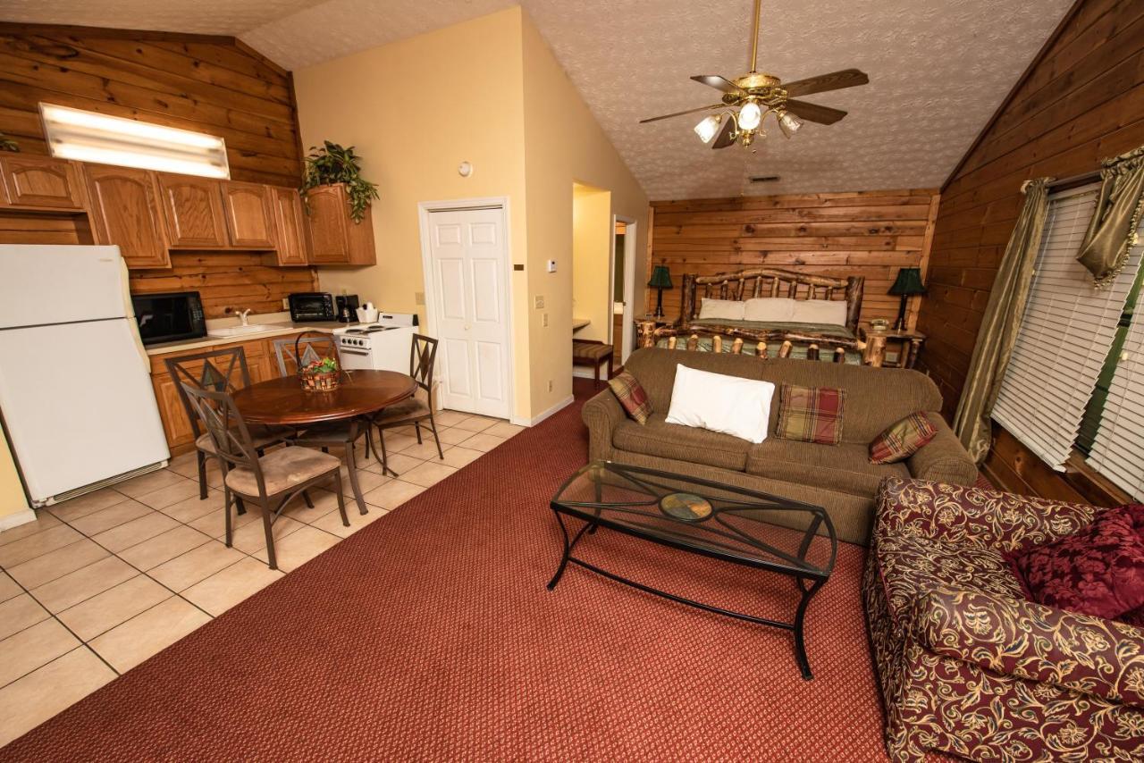 Cabin Close To Parkway Rd With River View Pigeon Forge Buitenkant foto