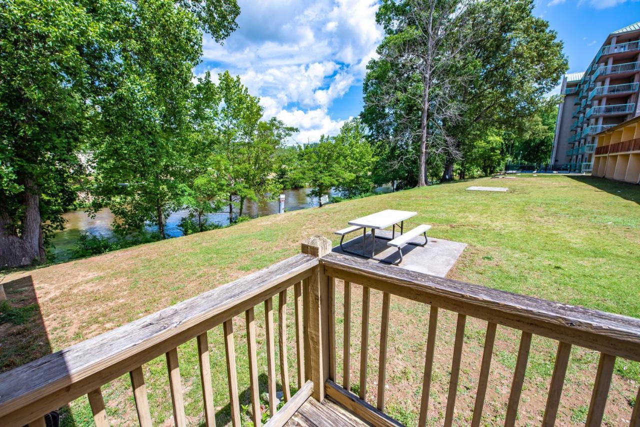 Cabin Close To Parkway Rd With River View Pigeon Forge Buitenkant foto